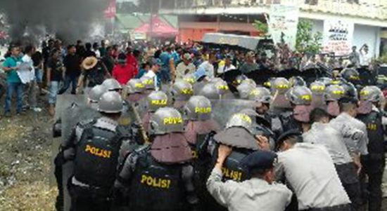 Dua Warga Ditembak Polisi Akibat Demo di Kantor KPU Bolmong
