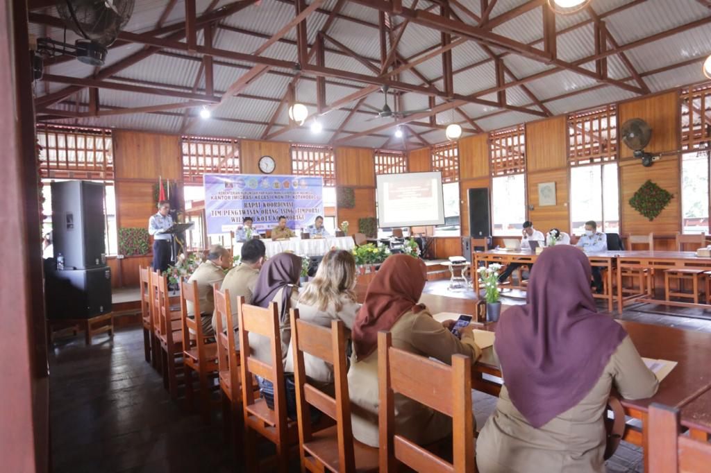 Suasana rakor Timpora yang dilaksanakan di Restoran Pondok Telaga, Senin, 28 November 2022. (Foto: Lam)