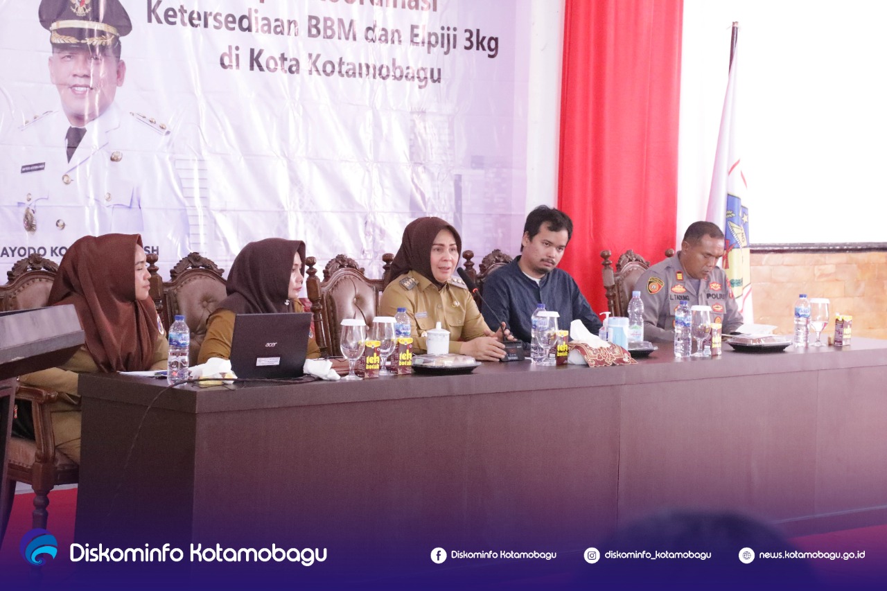 Wali Kota Tatong Bara Hadiri Rapat Ketersediaan BBM dan Gas LPG Bersubsidi, Selasa (13/12/2022). (Foto: Miranty Manangin/Bolmong.News)