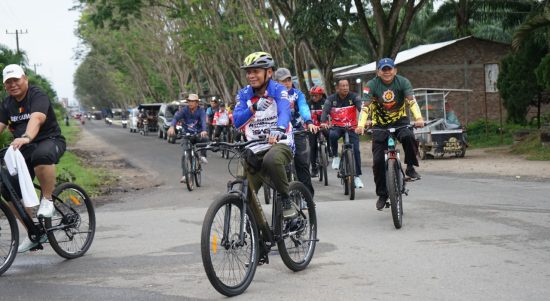 Bupati Asahan Gowes bersama OPD Sabtu (07/01/2023) pagi. Foto: Anggi Lubis/bolmong.news