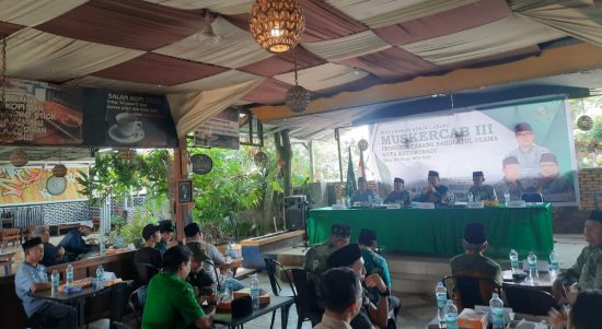 Muskercab III PCNU Kota Kotamobagu yang digelar di Cafe Korot Jalan Paloko Kinalang Kelurahan Kotobangon, Kotamobagu Timur, Minggu (22/1/2023). Foto: Jamal Paputungan/ PCNU Kotamobagu.