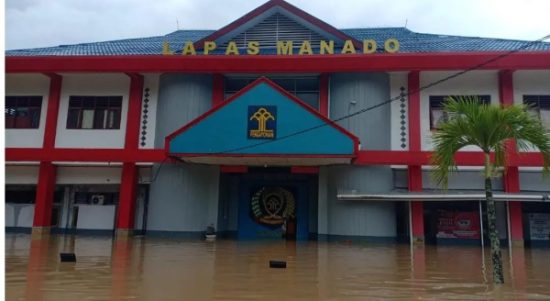Tampak Lapas Kelas IIA Manado yang masih tergenang banjir, Jumat 27 Januari 2023. (foto.dok/Rutan Kotamobagu)