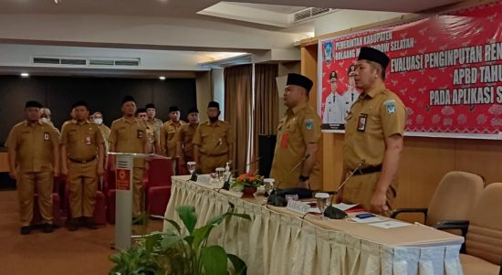 Pembukaan kegiatan Evaluasi Penginputan Rencana Umum Pengadaan (RUP) tahun anggaran 2023, pada aplikasi SPSE versi 4.5. yang dilaksanakan ULP Pemkab Bolsel, di Hotel Quality Manado, Selasa (10/01/2023). Foto: dok/Kominfo Bolsel.