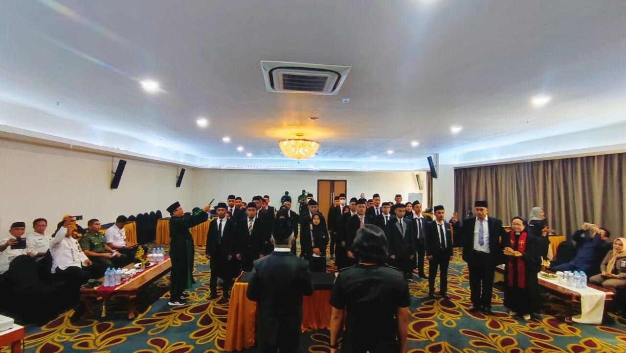 Suasana pelantikan PPK Kabupaten Bolsel yang dilaksanakan di Hotel Sutan Raja Kotamobagu, Rabu (4/1/2023). (Foto: Wawan Dentaw/Bolmong.News)