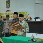 Bupati Asahan H Surya melantik Dewan MTQ ke-54 Tingkat Kabupaten Asahan Tahun 1444 H/2023 M di Aula Melati Kantor Bupati Asahan, Jum'at (24/02/2023). Foto: Anggi Lubis.