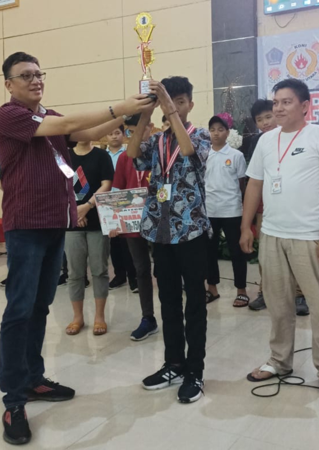Salah satu siswa Bolsel yang meraih juara pada ajang Open Chess Tournament 2023 ODSK, bertempat di Graha Gubernuran Bumi Beringin Kota Manado. Sebut, (18/02/2023): Foto: Wawan Dentau.