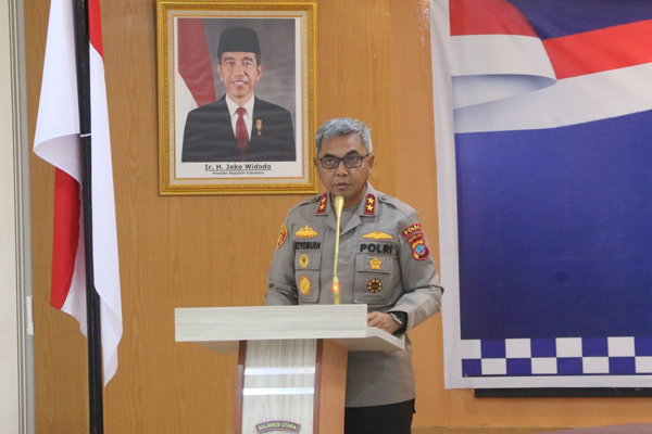 Kapolda Sulawesi Utara (Sulut) Irjen Pol Setyo Budiyanto membuka kegiatan latihan pra operasi (Latpraops) kepolisian kewilayahan dengan sandi “Keselamatan Samrat-2023”, pada Kamis (2/2), di ruang Tribrata Mapolda Sulut.