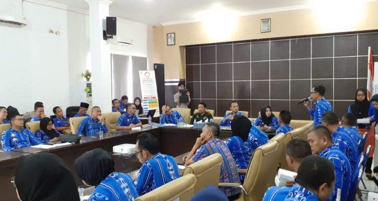 Rakor percepatan penghapusan miskin ekstrem yang dilaksanakan Pemkot Kotamobagu, Kamis (16/2/2023) bertempat di Aula Kantor Bapelitbangda Kotamobagu. Foto: Miranty Manangin/Bolmong.News