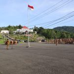 Tampak Bupati Bolsel Iskandar Kamaru saat memimpi apel di kawasan perkantoran Panango, Senin (13/2/2023). Foto; Wawan Dentaw/Bolmong.News