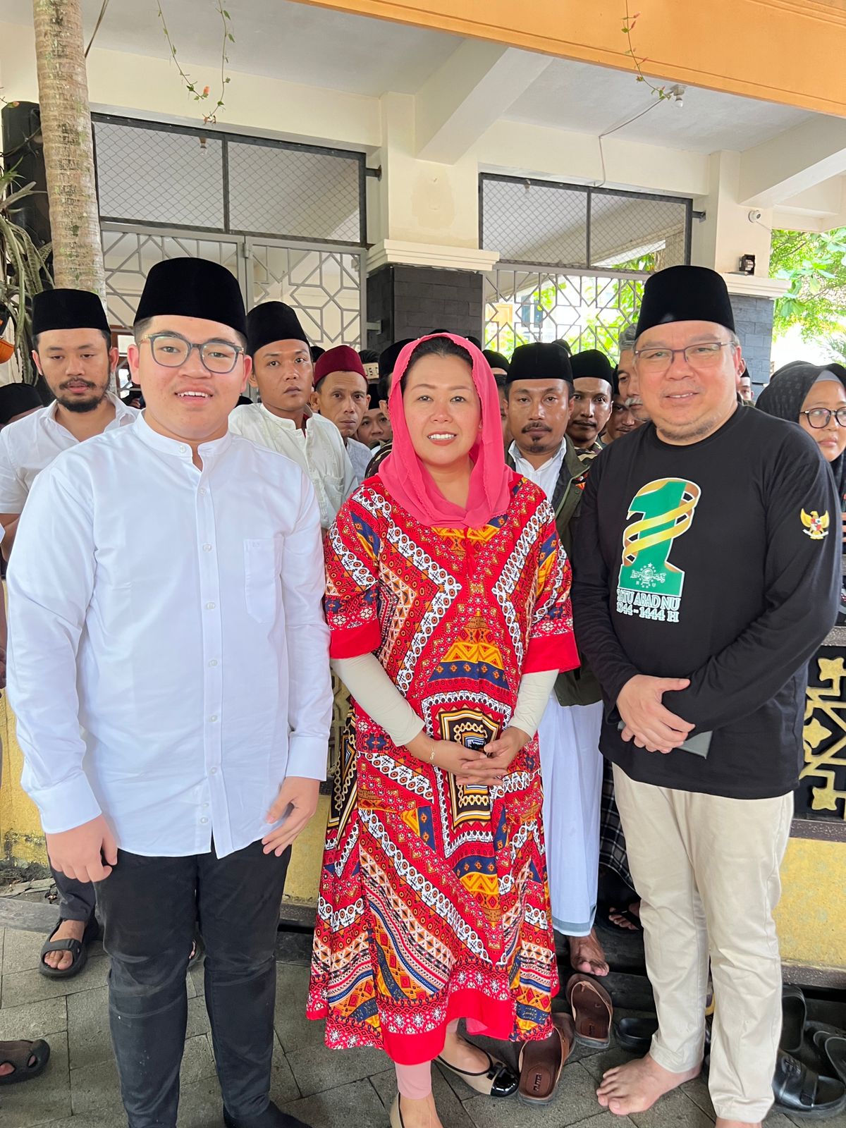 Ketua PCNU Kotamobagu Nasrun Koto bersama Putri Gus Dur, Yeni Wahid, Rabu (8/2/2023). 