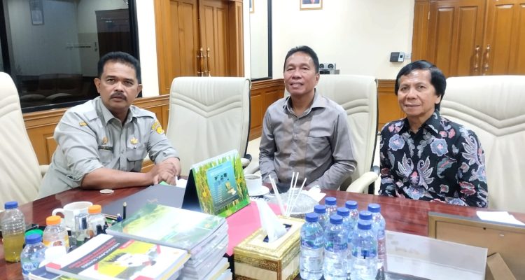 Bupati Minahasa Selatan saat melakukan kunjungan kerja di Kantor Kementerian Pertanian RI, Senin (13/3/2023). Foto: Jendry Paendong.
