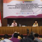 Anggota Bawaslu Totok Hariyono saat membuka Focus Group Discussion (FGD) Advokasi Hukum Pencegahan Tindak Pidana Korupsi Dalam Penggunaan Dana Hibah Pada Pemilihan Gubernur, Bupati, dan Walikota (Bagian Kedua) di Tangerang, Jumat (17/3/2023). Foto: dok/bawaslu.go.id