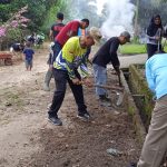 Gotong royong menyambut hari jadi Kabupaten Asahan, Jumat (10/3/2023). Foto: Anggi Lubis/bolmong.news.