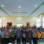 Momen foto bersama Bupati Bolmut Depri Pontoh usai membuka kegiatan Musrembang RKPD 2024, bertempat di Aula Pohohimbunga, Kantor Bapelitbang Bolmut, Kamis 16 Maret 2023. (foto.Muchtar L Harundja/bolmong.news)