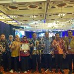 Wali Kota Lubuklinggau H SN Prana Putra Sohe, menerima penghargaan di Balai Sudirman Jakarta, Selasa (14/3/2023). Foto: dok/Diskominfo Lubuklinggau.