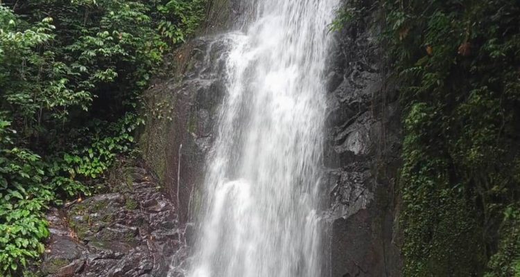Air terjun Desa Atoga yang akan dikembangkan sebagai objek wisata. Foto: Gazali Potabuga