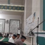 Tampak Bupati Bolmut Depri Pontoh, saat menyampaikan sambutan Pemerintah Darah di Peringatan Malam Nuzul Quran 1444 Hiriah, bertempat di Masjid Agung Baiturrahman Boroko, Kabupaten Bolmut, Sabtu 8 April 2023. (foto.Muchtar L Harundja/bolmong.news)