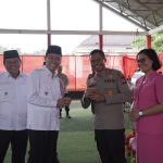 Bupati Bolsel Iskandar Kamaru dan Wakil Bupati Deddy Abdul Hamid saat menghadiri kenal pamit Kapolres Bolsel, Jumat (14/4/2023). Foto: Wawan Dentaw/bolmong.news