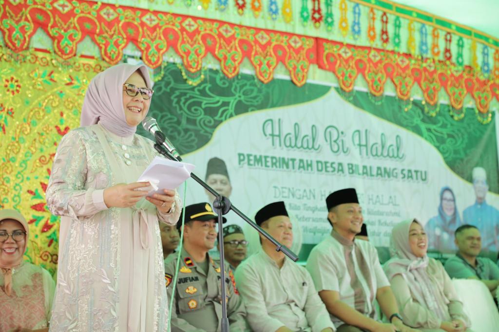 Wali Kota Kotamobagu saat memberikan sambutan pada hari lebaran dan Halal Bi Halal di Desa Bilalang Satu, Minggu (30/4/2023). Foto: dok/Diskominfo Kotamobagu