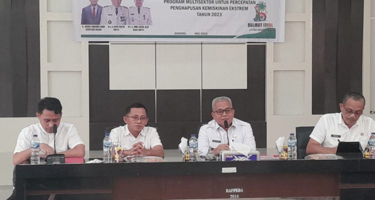 Wakil Bupati Bolaang Bolmut, Amin Lasena membuka Rapat Kerja (TKPKD), bertempat di Aula Pohohimbunga Bapelitbang Kabupaten Bolmong Utara (Bolmut), Rabu, (10/5/2023). Foto: Muchtar L Harundja/bolmong.news