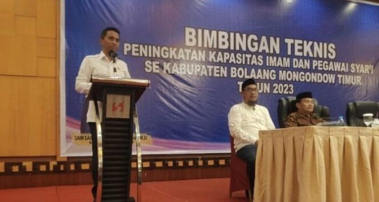 Bupati Boltim Sam Sahcrul Mamonto saat mengahadri penutupan Bimtek para imam yang dilaksanakan oleh Pemkab Boltim di Swissbell Hotel Maleosan Manado, Kamis (22/6/2023). Foto: Dok/Diskominfo Boltim.