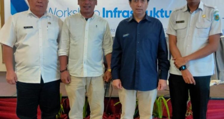 Tampak Kepala Diskominfo Bolmong Marief Mokodompit (kiri dalam), saat mengikuti Workshop Infrastruktur SPBE 2023, bersama Kemenkominfo, KemenPAN-RB dan BSSN yang berlangsung di Aryaduta Hotel Manado, Selasa 20 Juni 2023. (foto.dok/Diskominfo Bolmong)