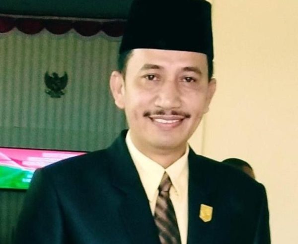 Wakil Ketua DPRD Bolmut Syaiful Ambarak. (foto.Muchtar L Harundja/bolmong.news)