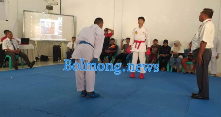 Tampak suasana pertandingan Cabor karate yang berlangsung di Gedung Disdik Kotamobagu, pada Kamis 13 Juli 2023. (foto. Miranty Manangin/bolmong.news)