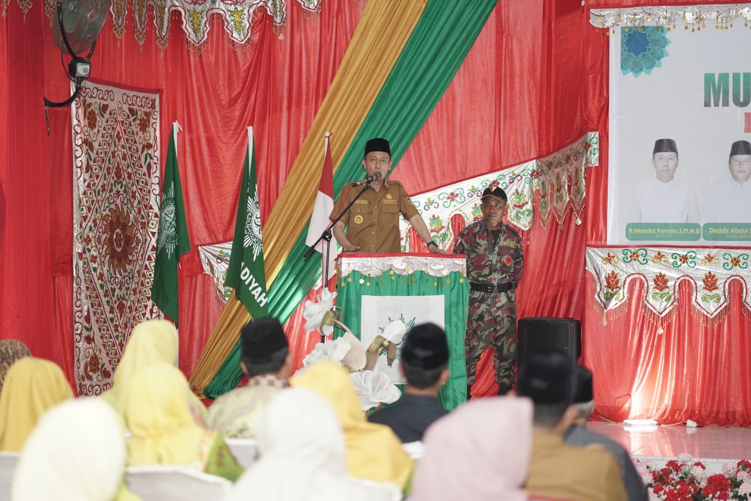 Bupati Kabupaten Bolaang Mongondow Selatan, H. Iskandar Kamaru, membuka secara resmi Musyawarah Daerah ke-4 Muhammadiyah dan Aisyiyah Bolsel, bertempat di Balai Desa Popodu, Kecamatan Bolaang Uki, Senin (10/7/2023). Foto: Wawan Dentaw/bolmong.news