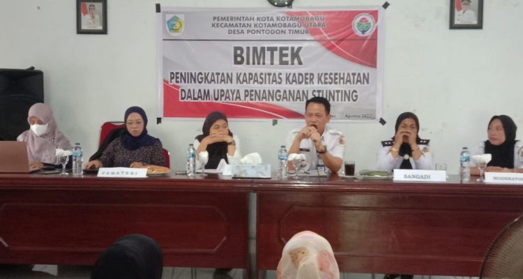 Suasana Bimtek peningkatan kapasitas kader kesehatan dalam upaya pencegahan dan penanganan stunting, di Desa Pontodon, Kamis (24/8/2023). Foto: Miranty Manangin/bolmong.news