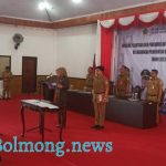 Wali Kota Kotamobagu Tatong Bara, kembali melantik 8 Pejabat Eselon II di Lingkungan Pemerintah Kota (Pemkot) Kotamobagu, bertempat di aula rumah dinasnya, Senin (4/8/2023). Foto: Miranty Manangin/bolmong.news