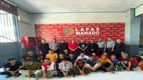 Tampak 20 warga binaan saat tiba di Lapas Kelas IIA Manado, Sulawesi Utara (Sulut), Sabtu 23 September 2023. (Foto.Rutan Kotamobagu)