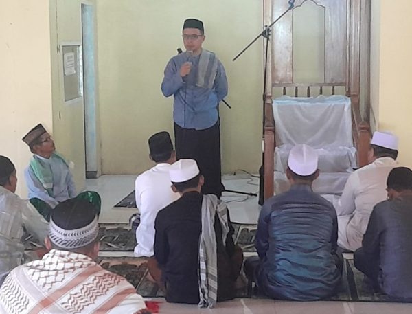 Giat Safari Jumat Penjabat Bupati Bolmut Sirajudin Lasena di Masjid