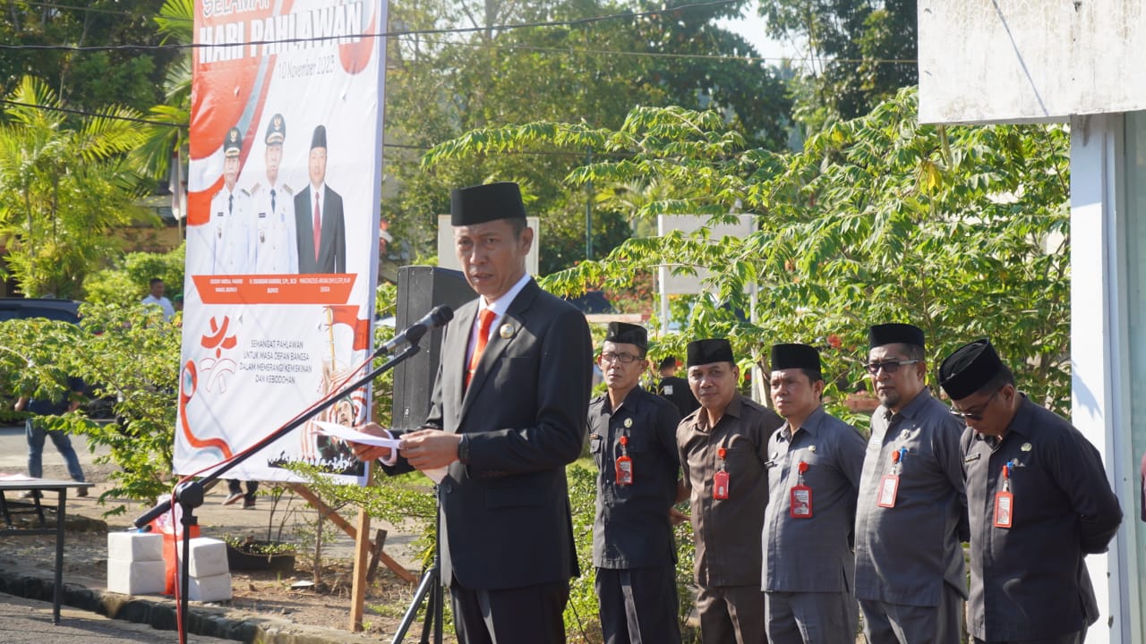 Bupati Bolsel Iskandar Kamaru saat memberikan sambutan pada upacara Hari Pahlawan, Jumat, 10 November 2023. Foto: Wawan Dentau/bolmong.news