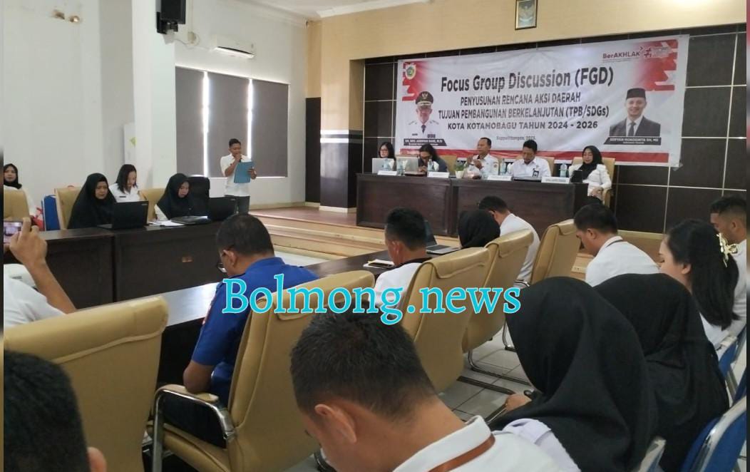 Suasana FGD yang digelar di Aula Bapelitbangda Kota Kotamobagu, Rabu (6/12/2023). Foto: Miranty Manangin/bolmong.news