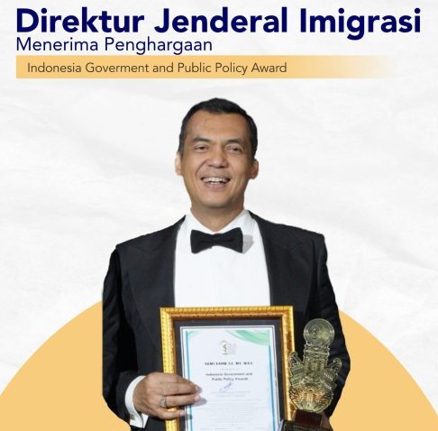 Direktur Jenderal (Dirjen) Imigrasi Silmy Karim, raih penghargaan Indonesia Government and Public Policy. (Foto.Andrew/Kantor Imigrasi Kotamobagu)