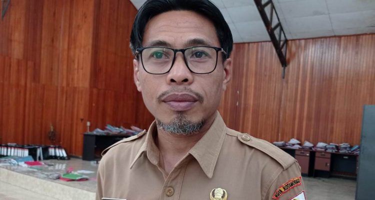 Inspektur Daerah Pemkot Kotamobagu, Yusrin Mantali. Foto: Erwin Ch Makalunsenge/bolmong.news