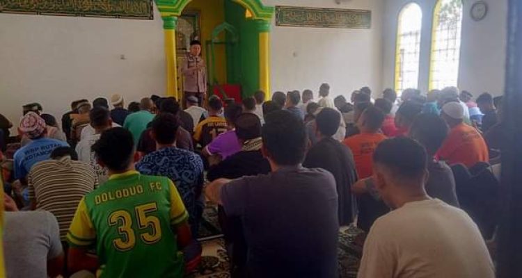 Tampak suasana di Masjid At-Taubah Rutan Kotamobagu, para warga binaan dapat siraman rohani dari Aipda Herdianto Mamonto,