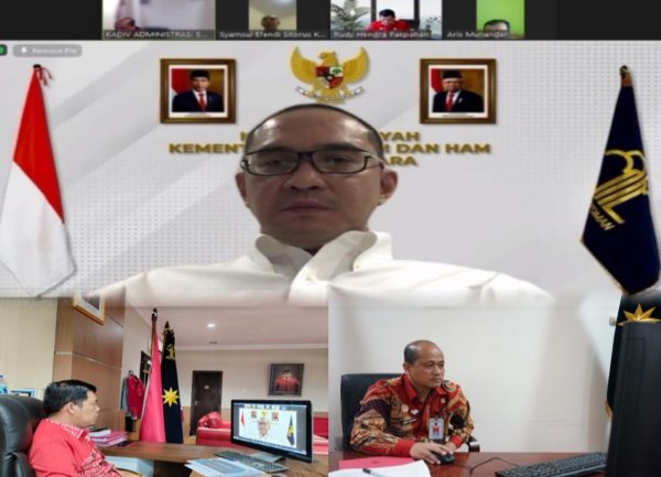 Kepala Kanwil Kemenkumham Sulut Ronald Lumbuun, pimpin rapat terbatas para pimpinan tinggi (Pimti) Pratama secara virtual, Kamis 14 Maret 2024. (Foto.Rutan Kotamobagu)