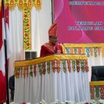 Penjabat Bupati Bolmong Ir Limi Mokodompit MM, saat menyampaikan Pidato di Rapat Paripurna HUT ke 70 Kabupaten Bolmong, di Gedung DPRD Bolmong, Senin 25 Maret 2024. (Foto.Diskominfo Bolmong)