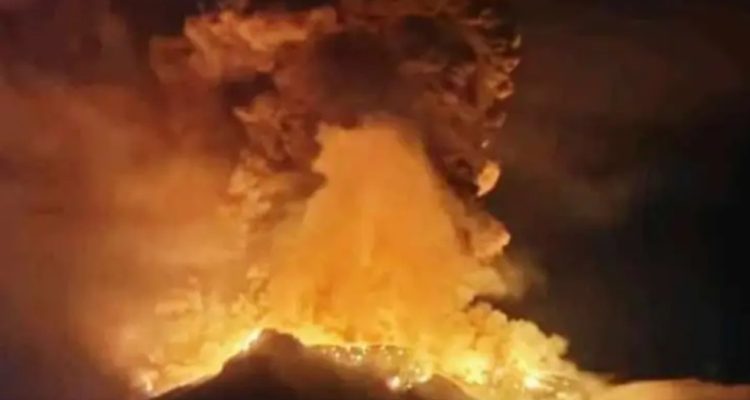 Dahsyatnya erupsi Gunung Ruang di Kecamatan Tagulandang Kabupaten Sitaro. Foto: dok