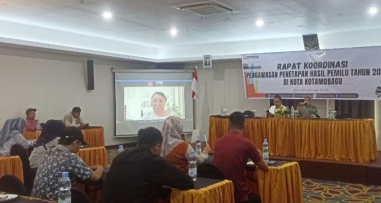 Badan Pengawas Pemilihan Umum (Bawaslu) Kota Kotamobagu menggelar Rapat Koordinasi (Rakor) Pengawasan Penetapan Hasil Pemilihan Umum tahun 2024. Foto: dok/Iwan Madjahia