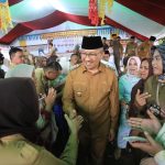 Pj Wali Kota Kotamobagu saat menghadiri acara Halal Bihalal di Desa Pontodon Kecamatan Kotamobagu Utara, Senin (13/5/2024). Foto: Nindy Pobela/bolmong.news