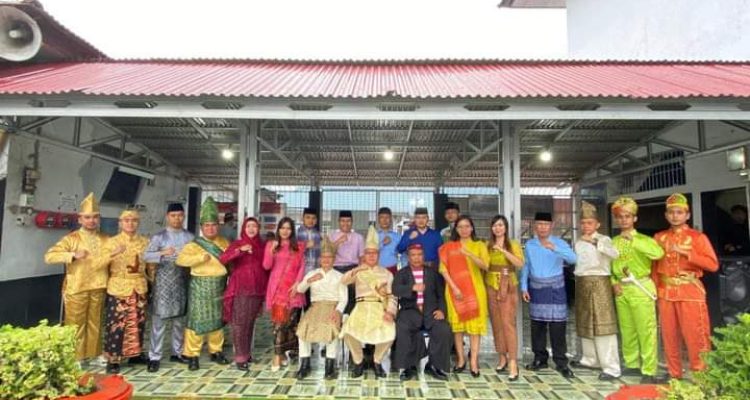 Serba serbi pakaian adat tradisional berbagai daerah warnai Peringatan Hari Lahir Pancasila, di Rutan Kotamobagu, 1 Juni 2024. (Foto.Ilham/Rutan Kotamobagu)