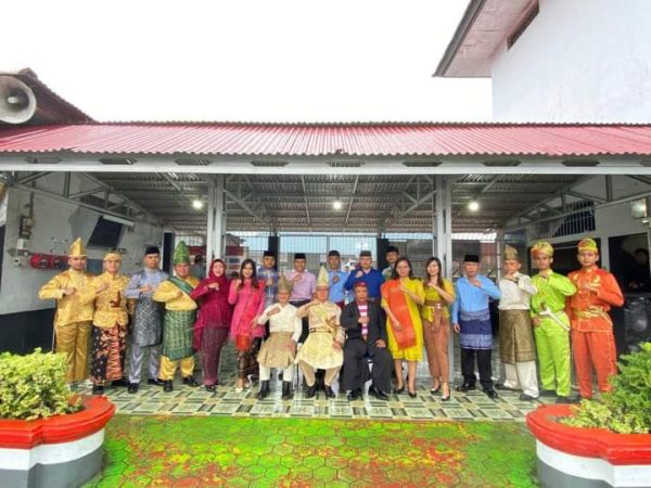 Serba serbi pakaian adat tradisional berbagai daerah warnai Peringatan Hari Lahir Pancasila, di Rutan Kotamobagu, 1 Juni 2024. (Foto.Ilham/Rutan Kotamobagu)