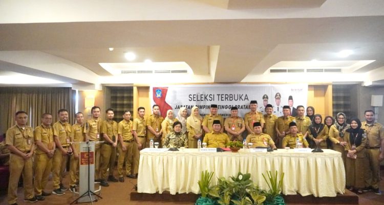 Wakil Bupati Bolsel Deddy Abdul Hamid bersama jajaran pejabat eselon II dan eselon III, bertempat di Hotel Quality Manado, Selasa (11/6/2024) dalam pembukaan kegiatan seleksi JPT Pratama.