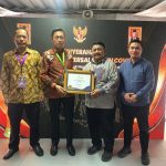 Pemkab Bolsel Raih Penghargaan UHC Awards 2024. Foto: Wawan Dentaw/bolmong.news