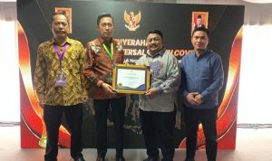 Pemkab Bolsel Raih Penghargaan UHC Awards 2024. Foto: Wawan Dentaw/bolmong.news