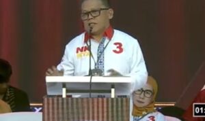 Calon Wali Kota Kotamoagu Nayodo Koerniawan dalam debat kandidat, di Hotel Sutan Raja Kotamobagu, Sabtu (19/10/2024). Foto: tangkapan layar live streaming KPU Kotamobagu.