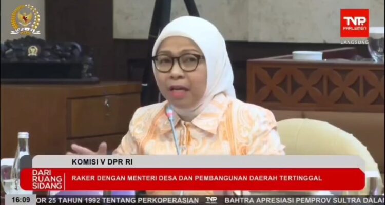 Anggota Komisi V DPR RI, Yasti Soepredjo saat menghadiri rapat kerja bersama Menteri Desa PDT, Yandri Susanto, di Kompleks Parlemen Jakarta, Kamis (7/11/2024). Foto: dok/ tangkapan layar videoa rapat di DPR RI